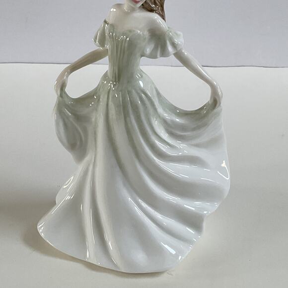 Royal Doulton Figurine Madison Green & White Dress HN 4204 Pretty Ladies Coll. - Picture 3 of 14